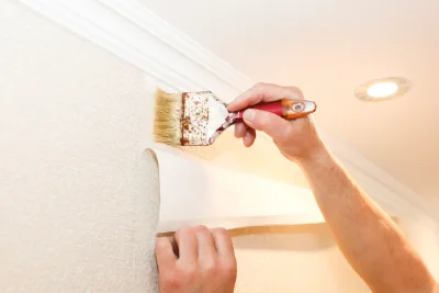 Pose de papier peint à Andé — revêtements muraux et toiles de verre